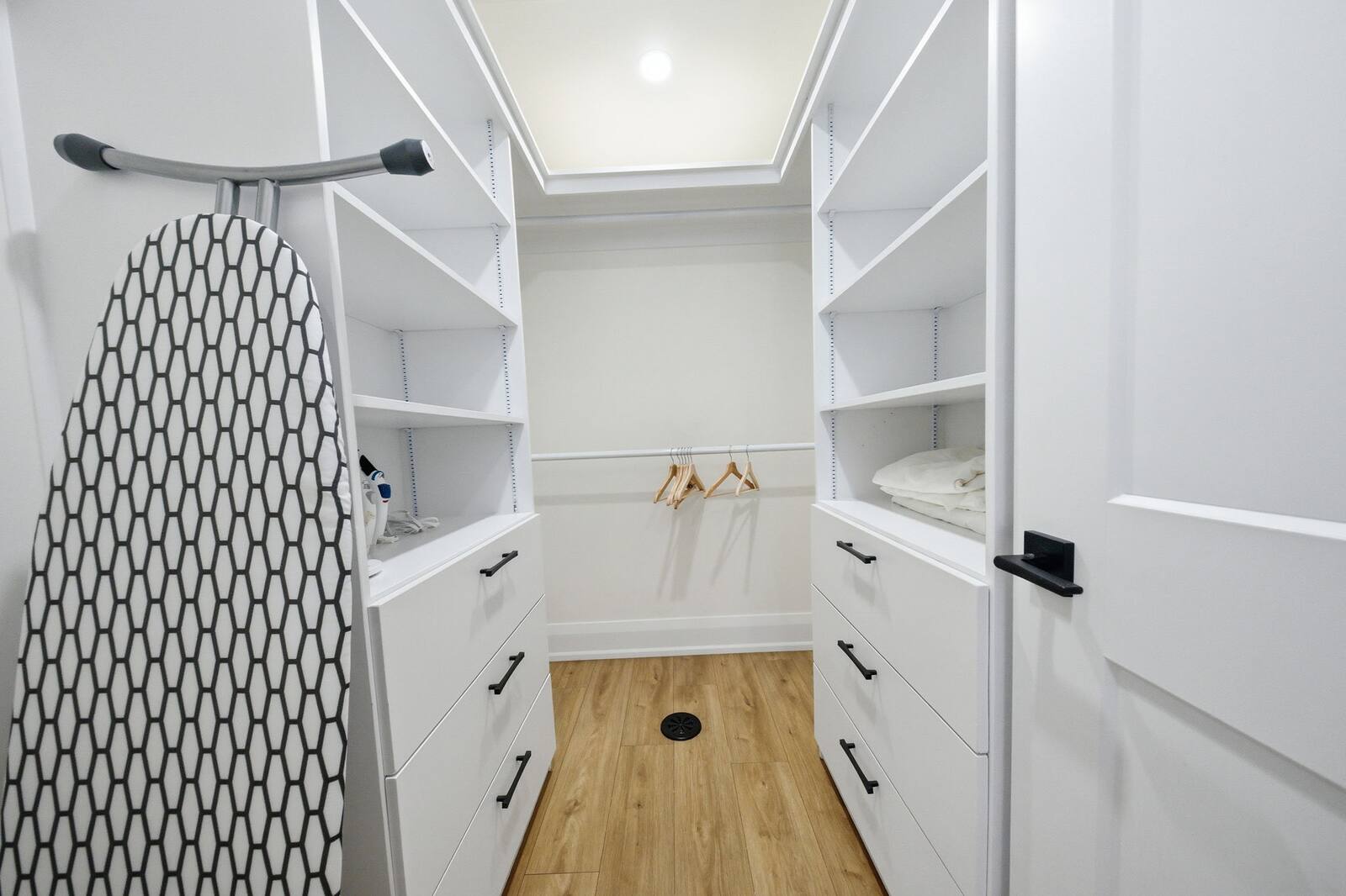 Walk-in glass shower